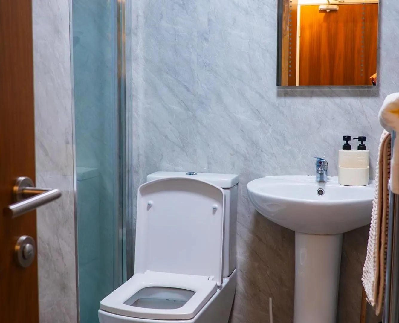 Firdaus Central Apartments Huddersfield