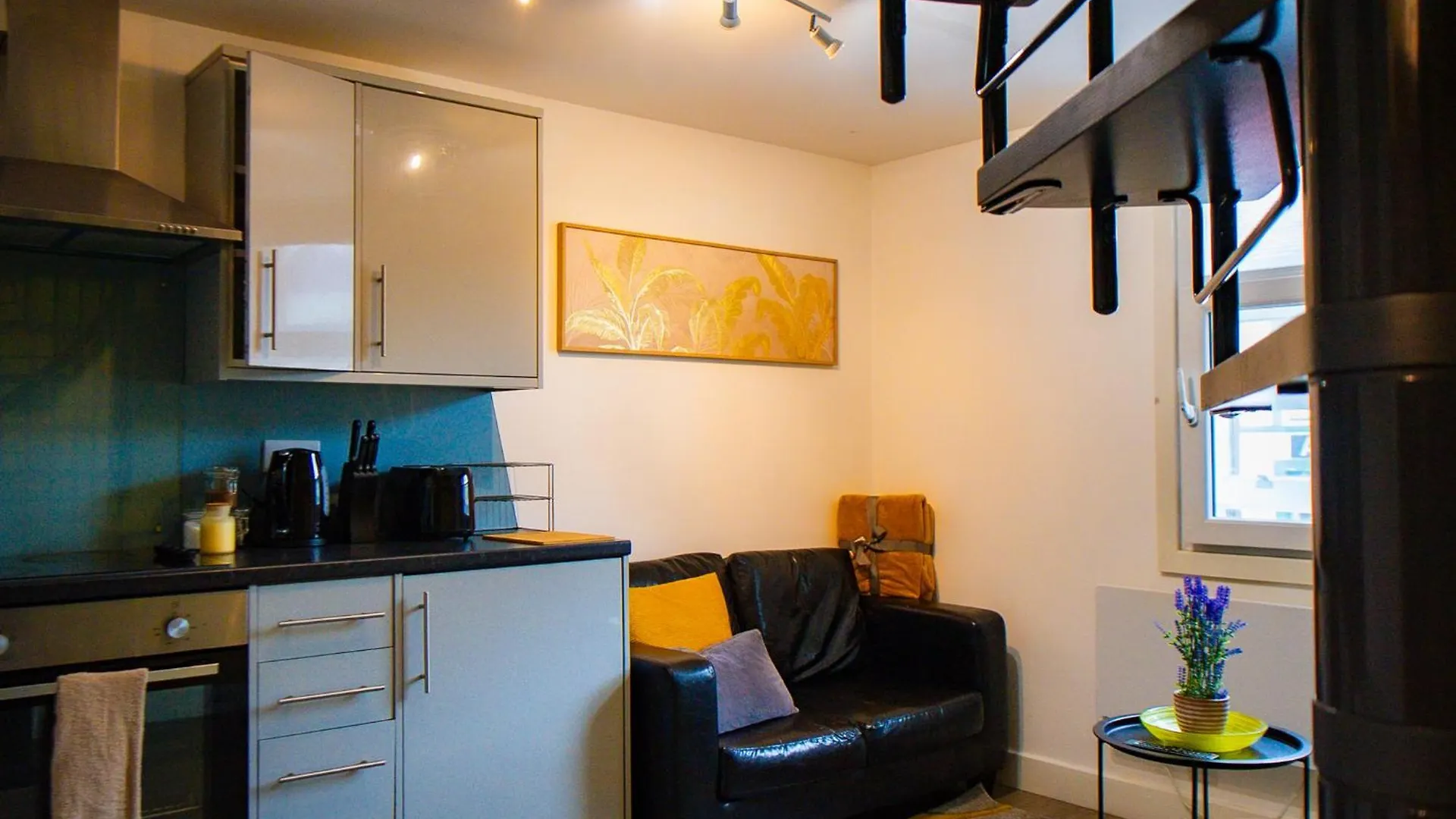 Firdaus Central Apartments Huddersfield Royaume-Uni