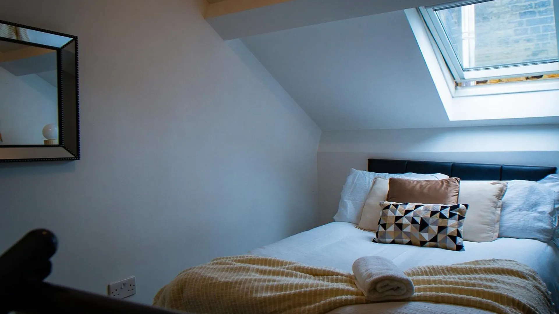 Firdaus Central Apartments Huddersfield Royaume-Uni